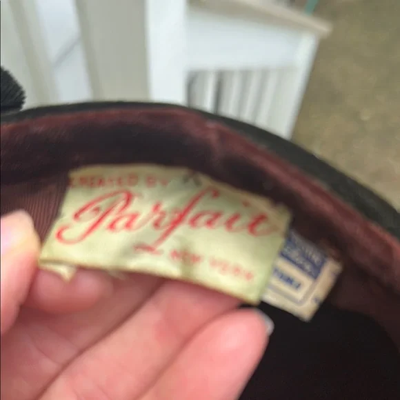 1940’s Vintage Ostrich Feathered Hat - Picture 6 of 6